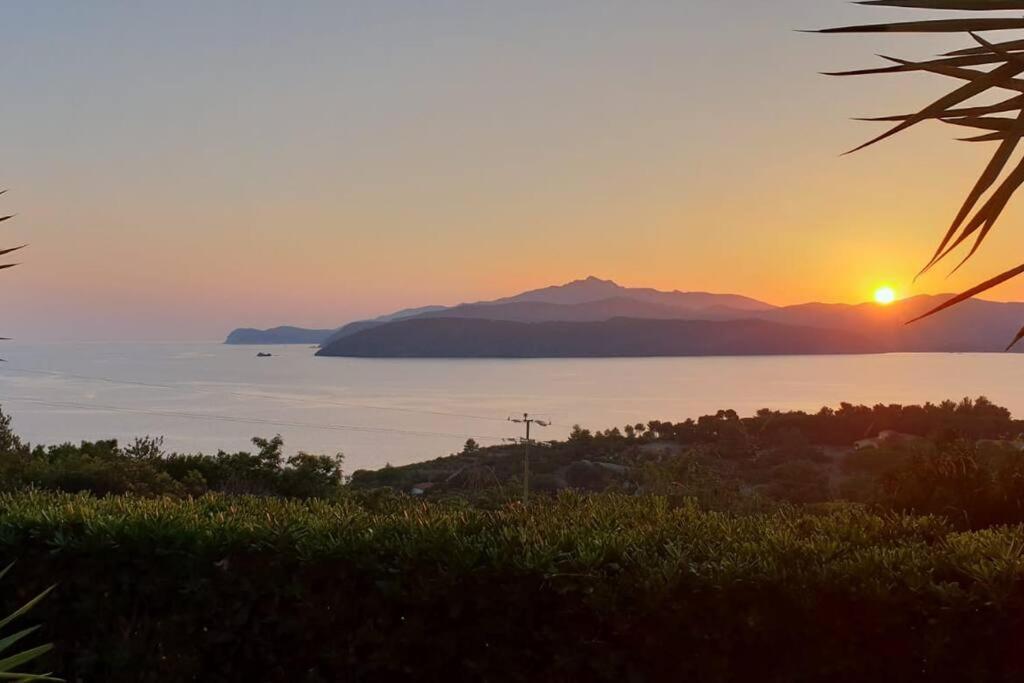 La Casa Dei Nonni - Services Included - Servizi Inclusi Capoliveri  Esterno foto